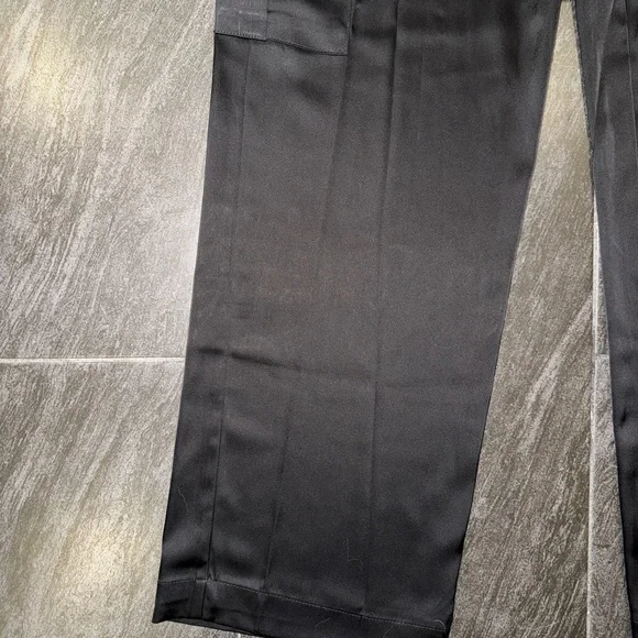 DKNY Woman’s Black Cargo Pants - Picture 2 of 15